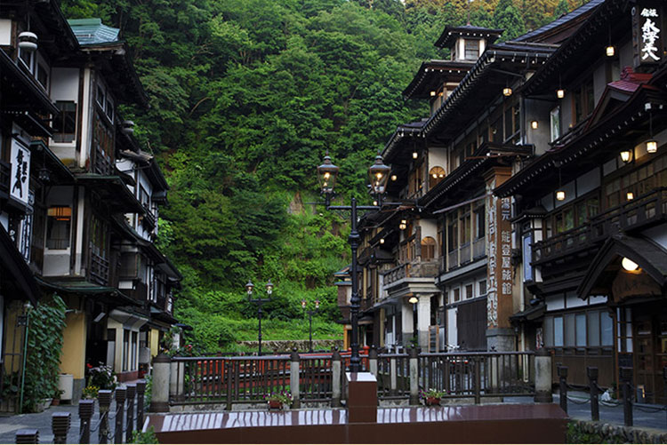 銀山温泉